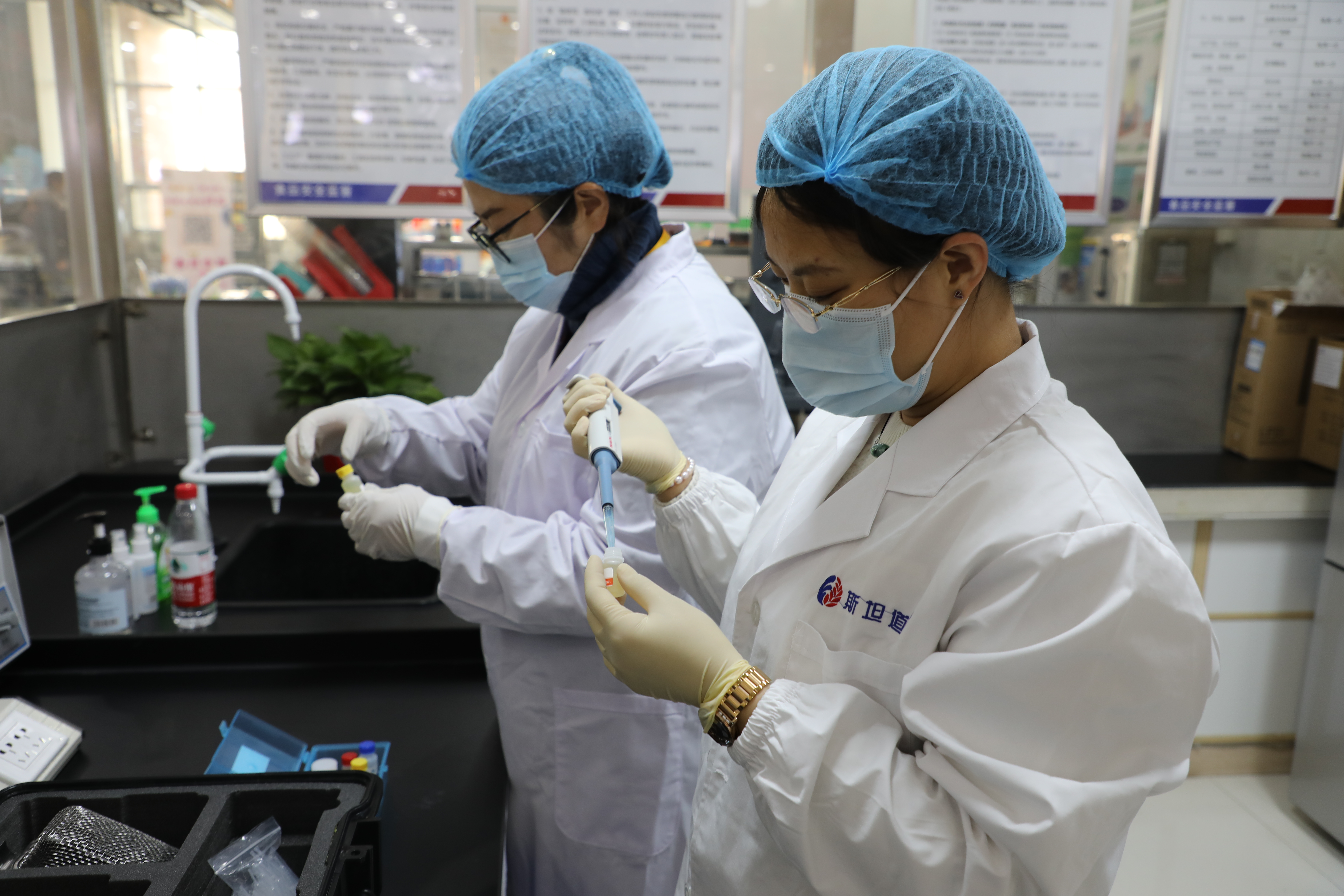 落实食品安全责任 开展冷链食品排查